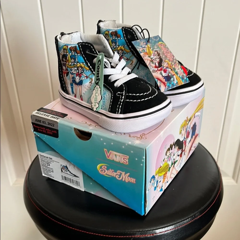 Vans x Sailor Moon Sk8 Hi Sz 5 - Picture 1 of 11
